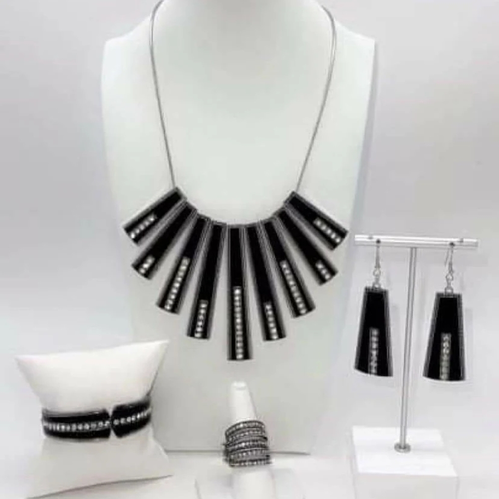 10 (4pc) Paparazzi Fiercely 5th Avenue Necklace Sets